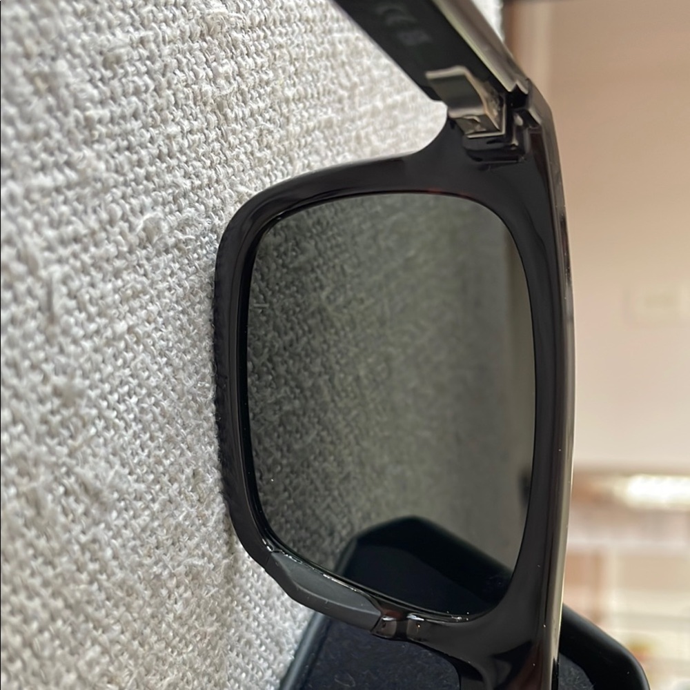 Maui Jim ‘Ōpio Sunglasses - Picture 10 of 11